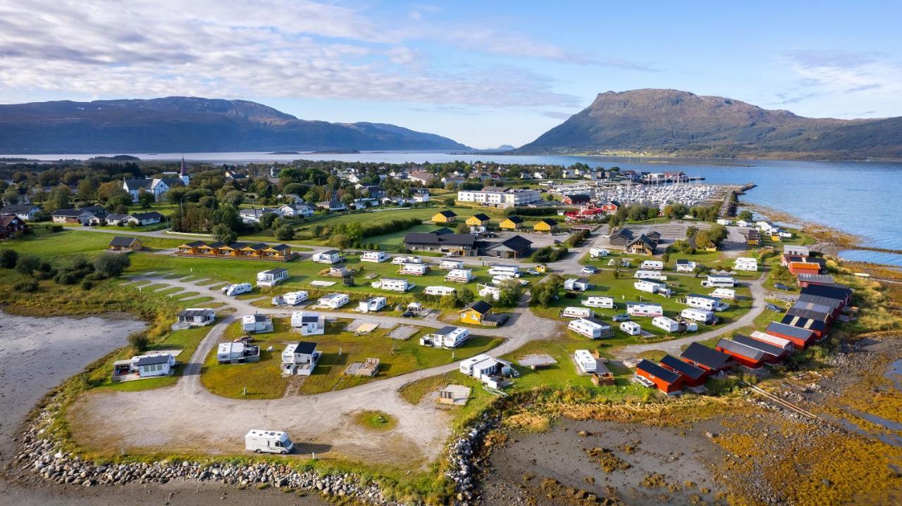 Topcamp Havblikk - Helgeland Nesna Buitenkant foto